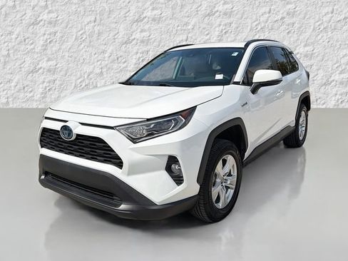 Used 2021 Toyota RAV4 XLE image 7