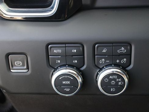 Used 2024 GMC Sierra 2500 Denali Ultimate w/ Max Trailering Package image 35