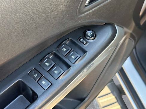 Used 2015 Chevrolet Colorado LT w/ LT Convenience Package RWD image 19