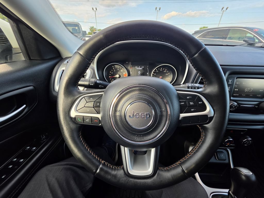 Used 2018 Jeep Compass Latitude FWD image 17
