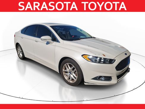 Used 2016 Ford Fusion SE w/ Equipment Group 202A image 1
