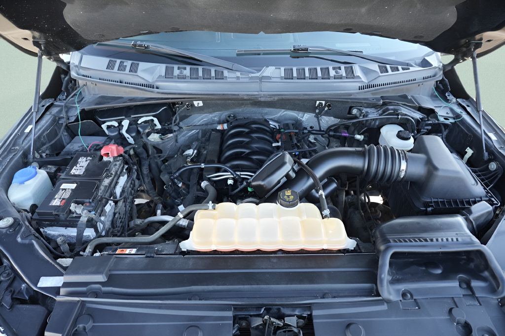 Used 2018 Ford F150 Lariat w/ Equipment Group 502A Luxury AWD/4WD image 22