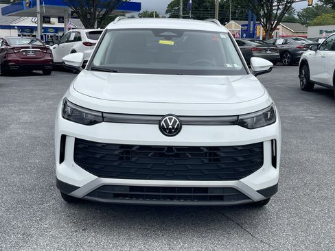 Used 2025 Volkswagen Tiguan S AWD/4WD image 3