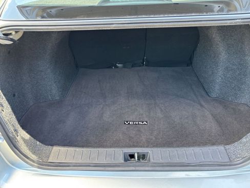 Used 2025 Nissan Versa SV FWD image 29
