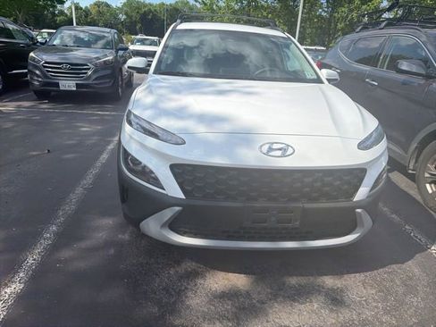 Used 2023 Hyundai Kona SEL AWD/4WD image 3