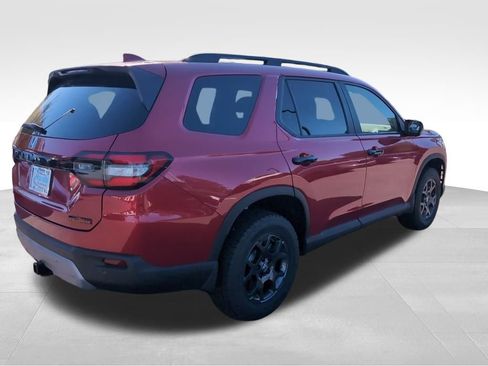 New 2025 Honda Pilot TrailSport image 9