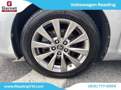 Used 2016 Toyota Camry XLE image 25