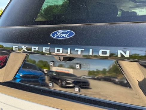 Used 2025 Ford Expedition Active AWD/4WD image 18
