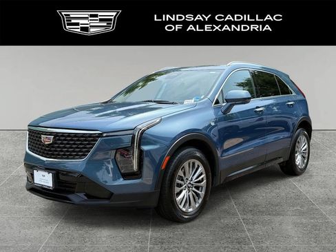 Used 2025 Cadillac XT4 Premium Luxury FWD image 1