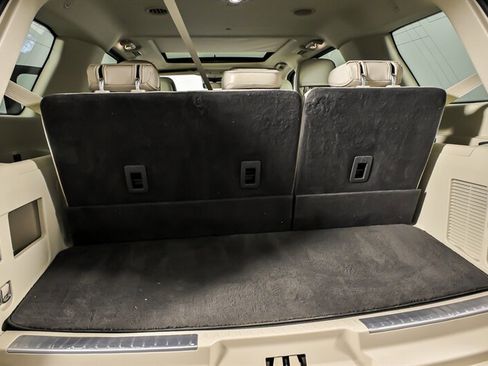 Used 2019 Lincoln Navigator Reserve image 12