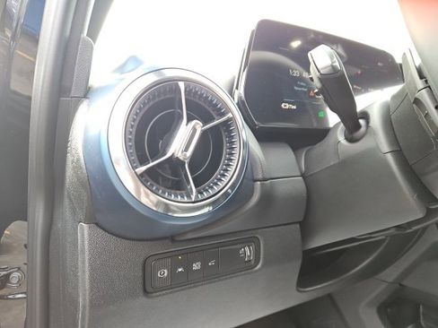 New 2026 Chevrolet Equinox EV LT image 33