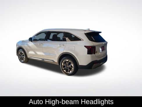 Used 2024 Kia Sorento S image 19