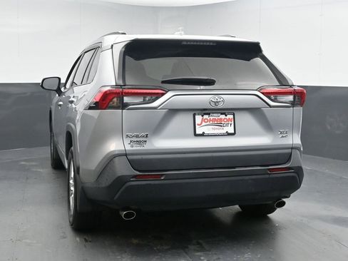 Used 2021 Toyota RAV4 XLE image 6