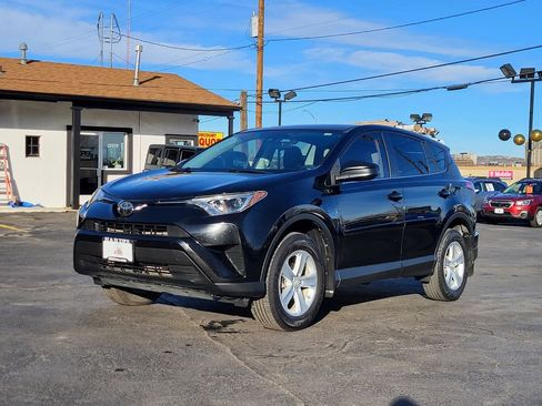 Used 2018 Toyota RAV4 LE w/ All Weather Liner Package image 1
