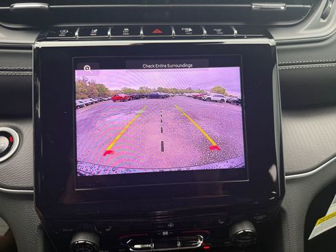 New 2025 Jeep Grand Cherokee Laredo w/ Luxury Tech Group I RWD image 32