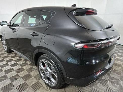 Used 2024 Alfa Romeo Tonale Veloce AWD/4WD image 5