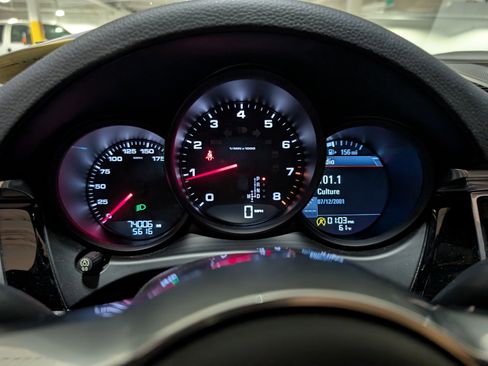 Used 2017 Porsche Macan image 32