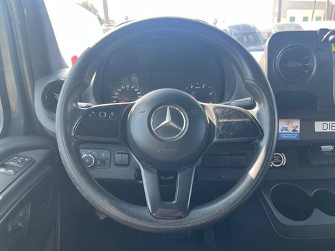 Used 2019 Mercedes-Benz Sprinter 144 image 17