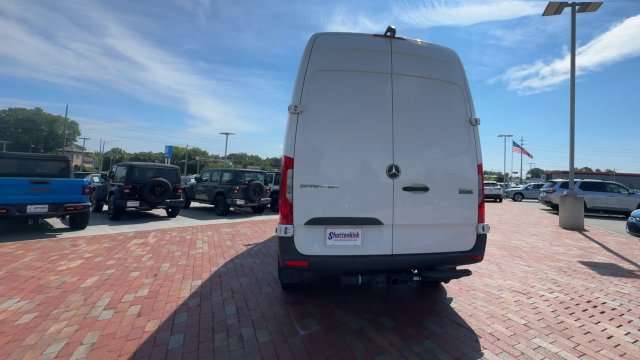 Used 2025 Mercedes-Benz Sprinter 2500 image 9