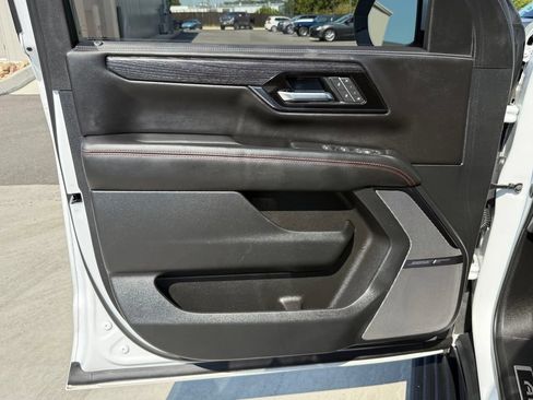 Used 2025 GMC Yukon AT4 Ultimate AWD/4WD image 19