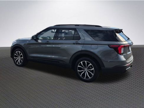 New 2026 Ford Explorer ST-Line image 5