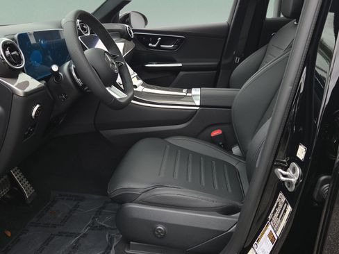New 2026 Mercedes-Benz GLC 300 image 33