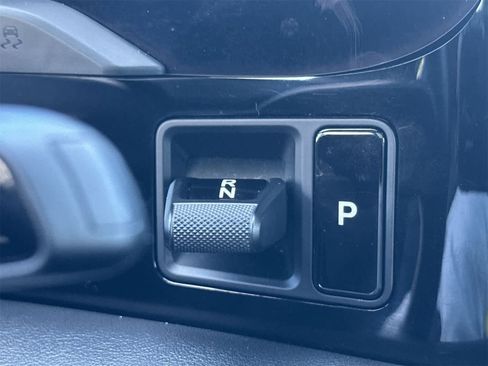 Used 2021 Porsche Taycan image 22