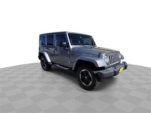 Used 2017 Jeep Wrangler Unlimited Sahara w/ Connectivity Group image 2