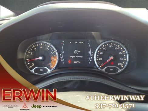 Used 2018 Jeep Renegade Latitude AWD/4WD image 16