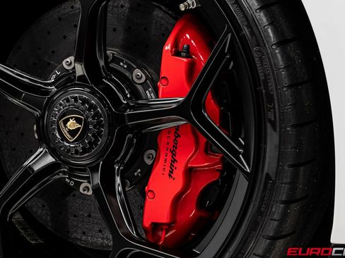 Used 2018 Lamborghini Huracan Performante image 27