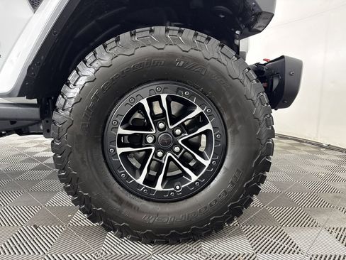 Used 2025 Jeep Wrangler Unlimited Rubicon image 10