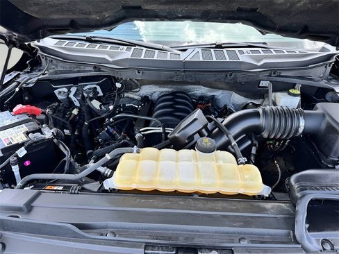 Used 2022 Ford F150 Lariat w/ Trailer Tow Package image 9