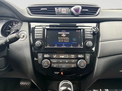 Used 2020 Nissan Rogue SV AWD/4WD image 23