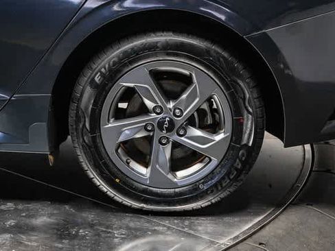 Used 2022 Kia K5 LXS image 10