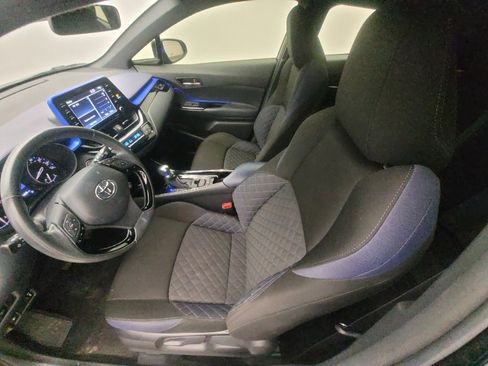 Used 2020 Toyota C-HR XLE image 17