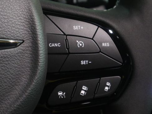 New 2026 Chrysler Pacifica Select image 31