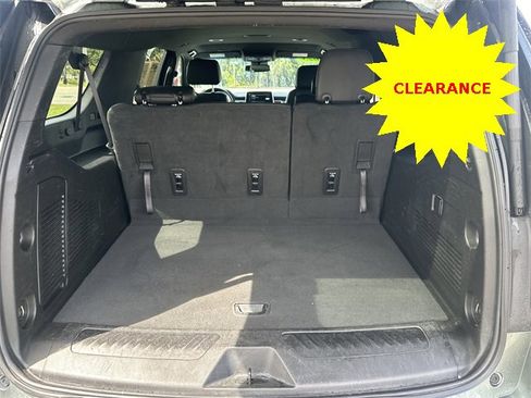 Used 2023 Chevrolet Suburban LT image 8