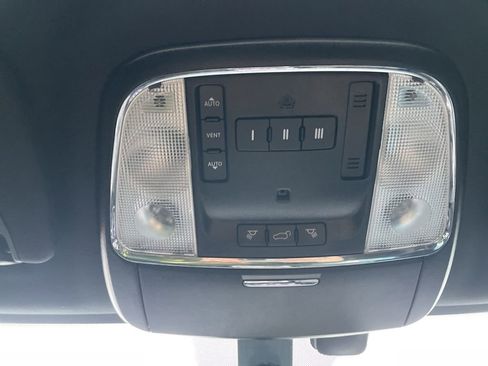 Used 2021 Jeep Grand Cherokee Laredo X image 22