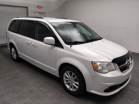 Used 2018 Dodge Grand Caravan SXT FWD image 11