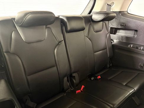 Used 2025 Kia Telluride S AWD/4WD image 18