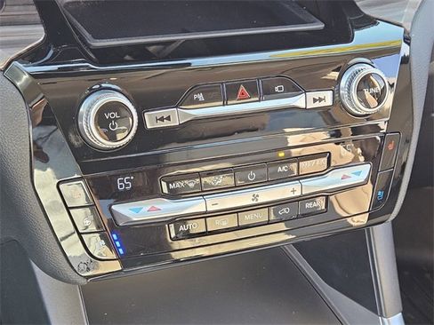 Used 2021 Ford Explorer Limited w/ Equipment Group 301A image 19