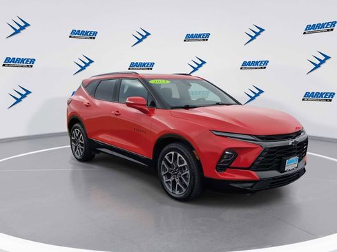 Used 2023 Chevrolet Blazer RS w/ Enhanced Convenience Package image 2