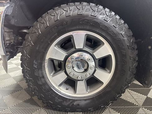 Used 2011 Ford F250 Lariat w/ Chrome Pkg image 10