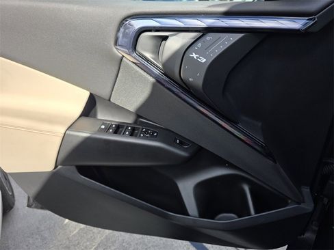 Certified 2025 BMW X3 xDrive30i w/ Premium Package image 20