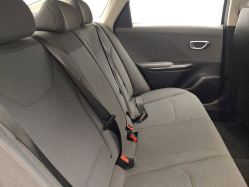 Used 2025 Kia K4 FWD image 19