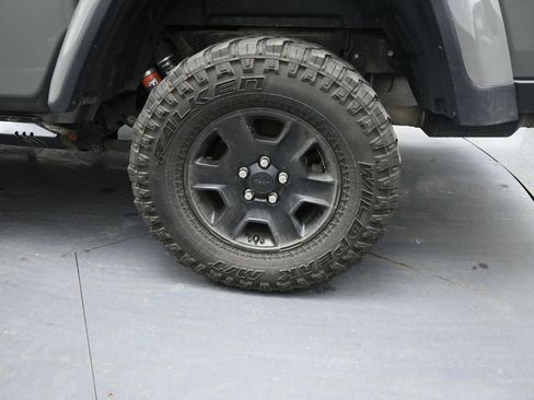 Used 2020 Jeep Gladiator Mojave AWD/4WD image 14