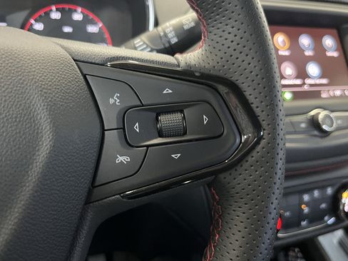 Used 2023 Chevrolet TrailBlazer RS FWD image 24