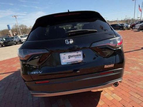 Used 2024 Honda HR-V Sport image 8