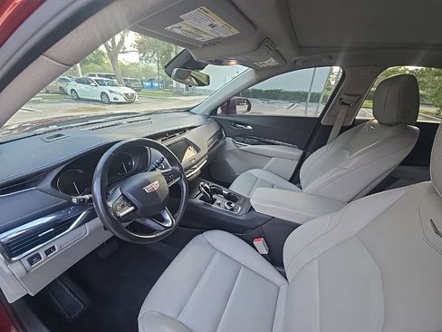 Used 2020 Cadillac XT4 Luxury FWD image 16