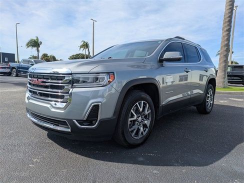 Used 2023 GMC Acadia SLT w/ Technology Package image 8